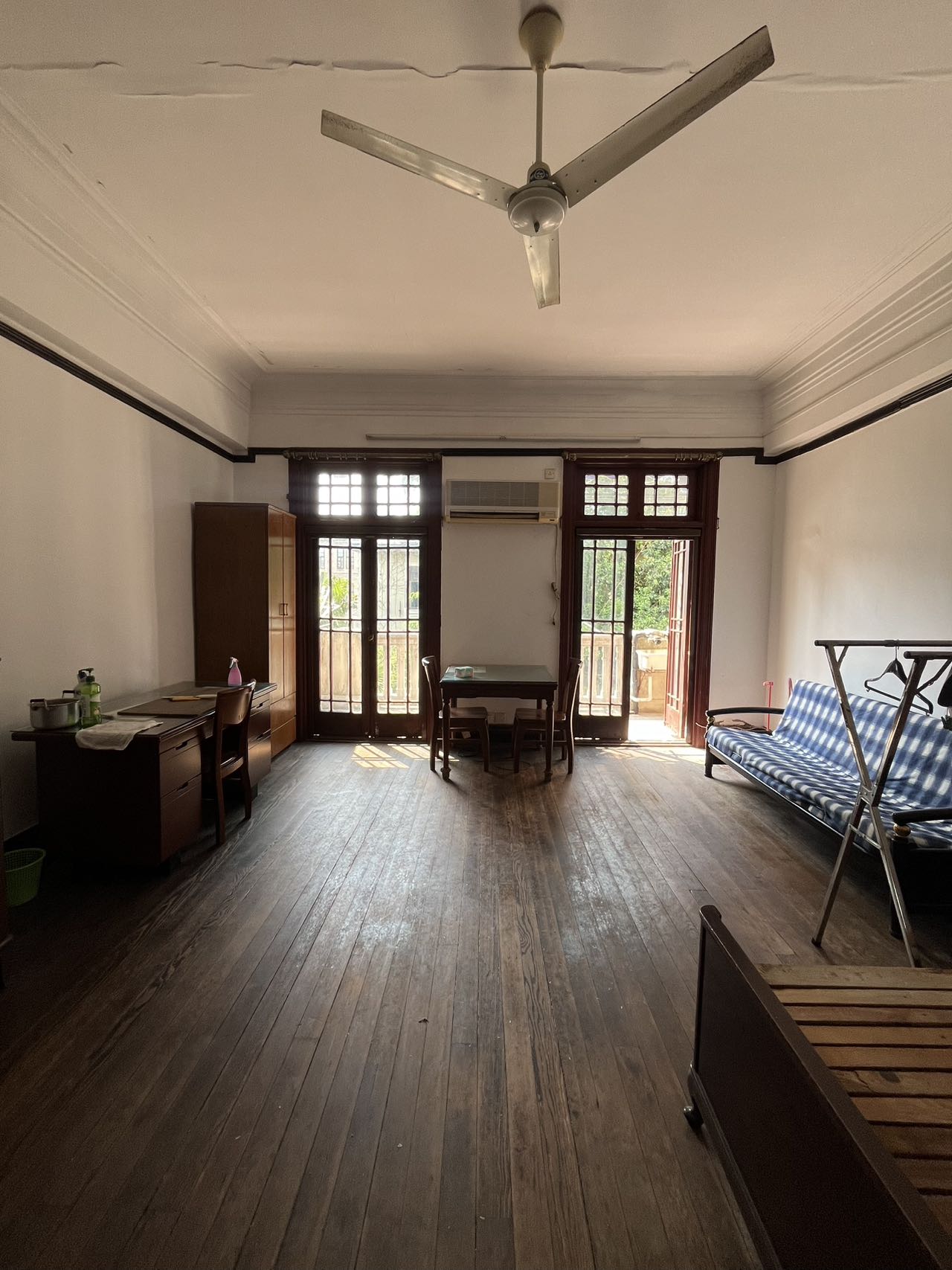 愚园路试用期管洋房带朝南大阳台