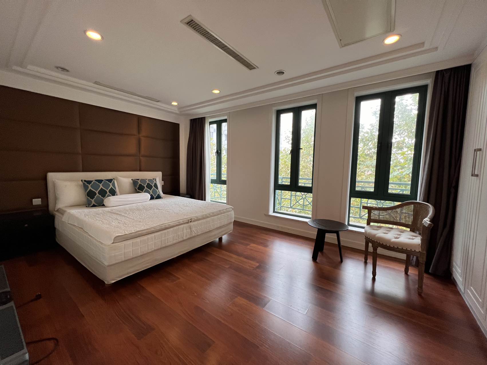 安福路小高层次新房三房