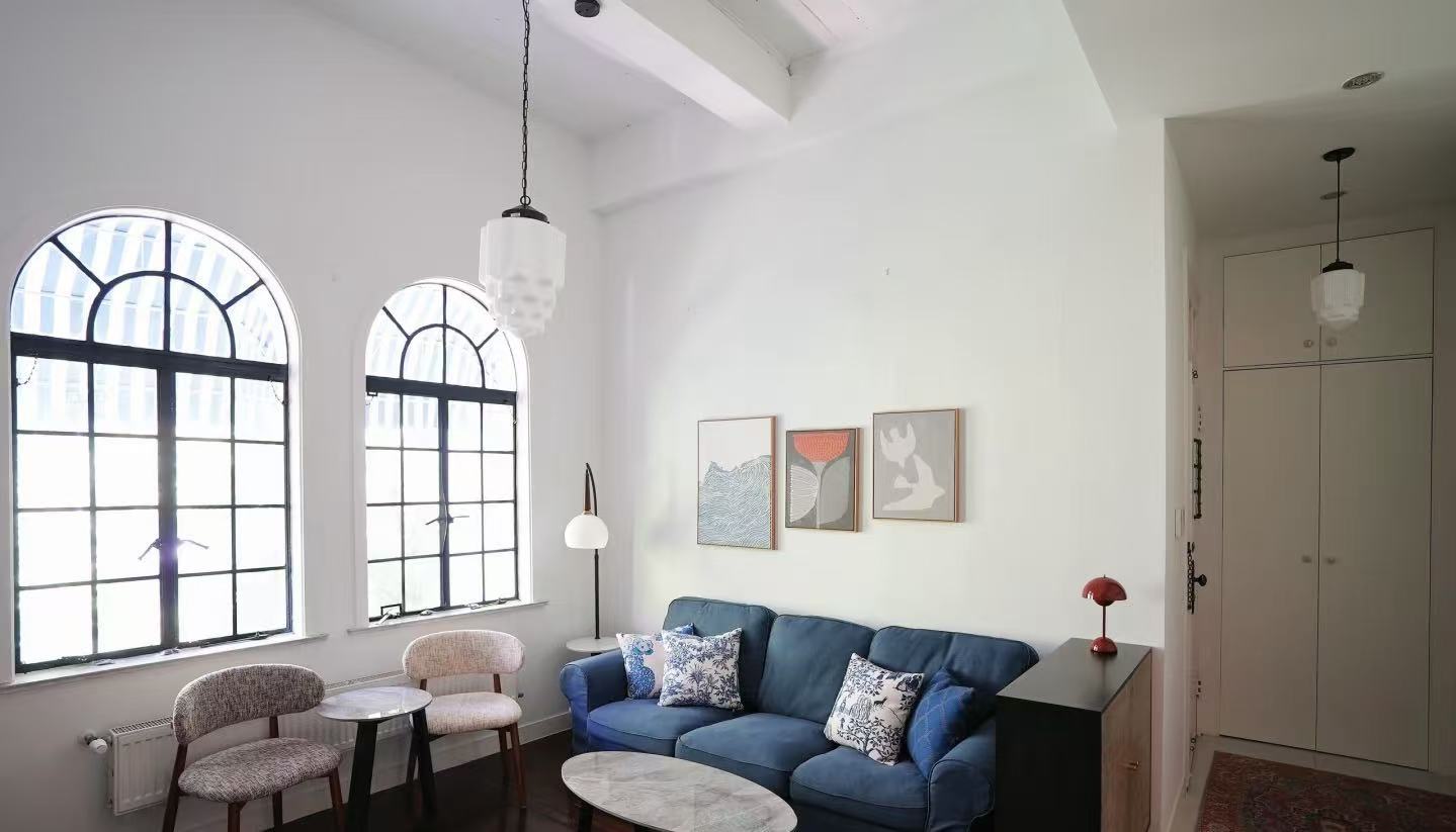 南京西路   恒隆广场对面   百年老公寓